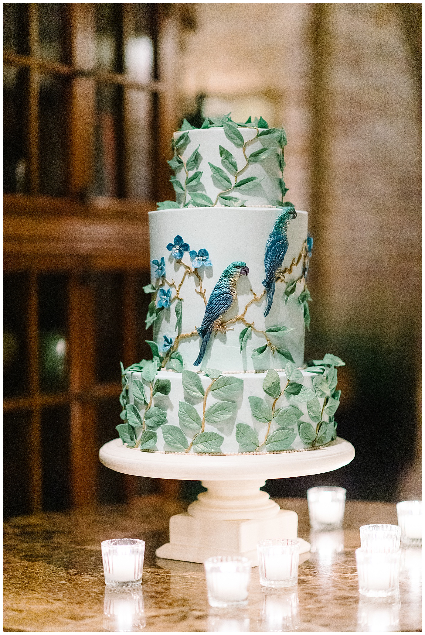 bird wedding cake